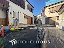 自然光入る明るいリビング　家族が集まる団欒スペース