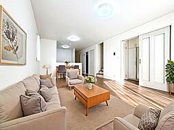 カースペース2台分　快適叶う設備と広さ