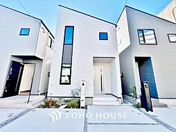 三面に窓があるリビング　主寝室にWIC完備