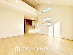 床暖房搭載リビング　2階水まわり集約プランの邸宅