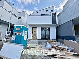 シンプルで洗練されたデザイン　住まう人の色に染まるお家