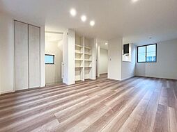 ワイドバルコニー　ゆとりのリビング・主寝室の邸宅