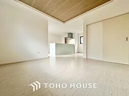 2階建てゆとりの間取り　カースペース2台