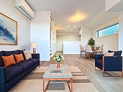 利便性に優れ穏やかな街並みに佇む新築戸建て