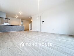 2階建てゆとりの間取り　カースペース2台