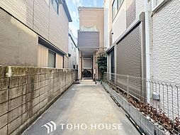 上部吹抜けの開放的な空間