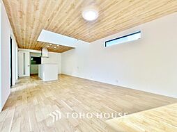 2階建てゆとりの間取り　カースペース2台