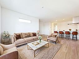 穏やかな街並みに佇む　快適叶うゆとりの間取り