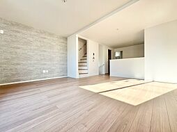 WIC・パントリー設置　2階水回り集約プランの邸宅