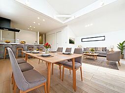 開放感ある工夫を多彩に施されている新築住戸