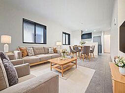 ガレージ付き　ゆとりリビングのくつろぎハウス