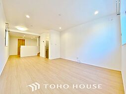 シンプルで洗練されたデザイン　住まう人の色に染まるお家