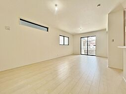 利便性に優れ穏やかな街並みに佇む新築戸建て