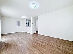 角地に佇む　ゆとりの間取り　陽だまりハウス