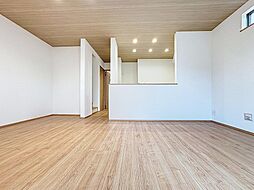 駐車2台可　陽光差し込む癒しの住まい