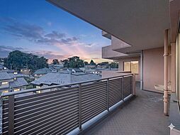 ハウス・オン・ザ・ヒル・ルネ市川フラッツ