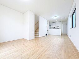 2023年築の築浅住戸　利便性に優れ穏やかな街並み