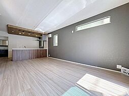 WIC・パントリー付き・1階水まわり集約プランの邸宅