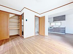 WIC備えた主寝室・1階水まわり集約プランの住まい