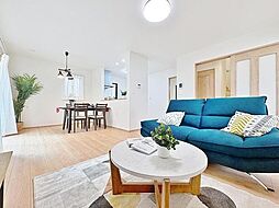 地震に強い　ゆとりのリビング　いいだのいい家