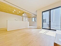 アイランドキッチンが主役の家