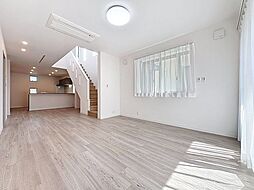 駐車3台可　陽光差し込む癒しの住まい