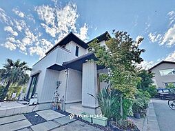 土地面積63坪の大型庭付き中古住戸