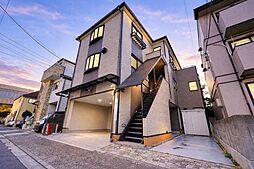 ガレージ付き　ゆとりリビングのくつろぎハウス