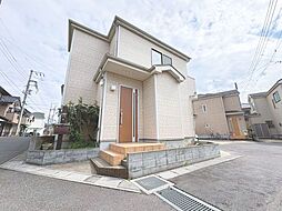 2階建てゆとりの間取り　カースペース2台