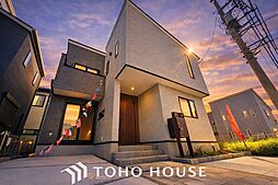 2階建てゆとりの間取り　カースペース2台