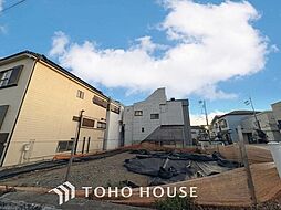 リビング勾配天井 開放感ある室内空間