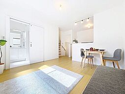 利便性に優れ穏やかな街並みに佇む新築戸建て