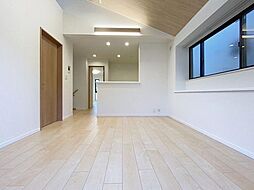 シンプルで洗練されたデザイン　住まう人の色に染まるお家