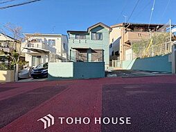 リビングサイドに和室を備えたゆとりの邸宅