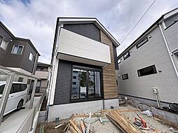 床暖房付きリビング　対面キッチンを採用した邸宅