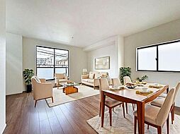 2階リビング・2階水まわり集約プランの邸宅