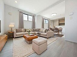 利便性に優れ穏やかな街並みに佇む戸建て