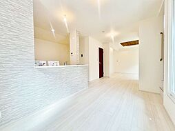 充実な設備完備　スタイリッシュな3階建て