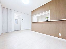 シンプルで洗練されたデザイン　住まう人の色に染まるお家