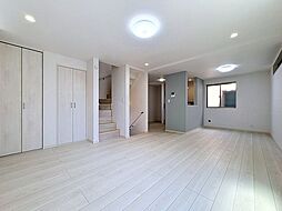 家族が寛ぐ癒しのナチュラルデザイン住宅