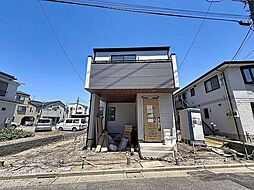バルコニーに面した2階リビングの邸宅