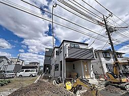 バルコニーに面した2階リビングの邸宅