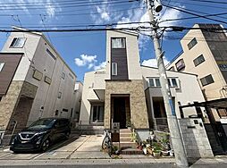 利便性に優れ穏やかな街並みに佇む戸建て