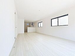 穏やかな街並みに佇む　快適叶うゆとりの間取り