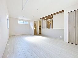 角地に佇む　ゆとりの間取り　陽だまりハウス