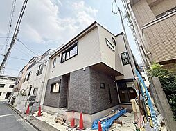 上部吹抜けの開放的な空間　お片付けスペースが豊富な戸建て