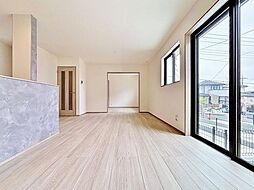 2階建てゆとりの間取り カースペース2台