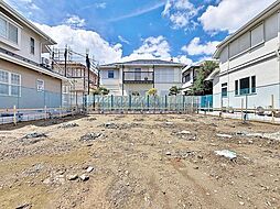 2階建てゆとりの間取り　カースペース2台