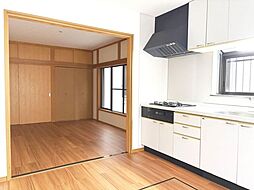利便性に優れ穏やかな街並みに佇む戸建て