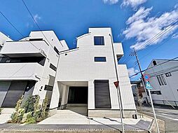 環境と美しく融和する落ち着いた新築住戸